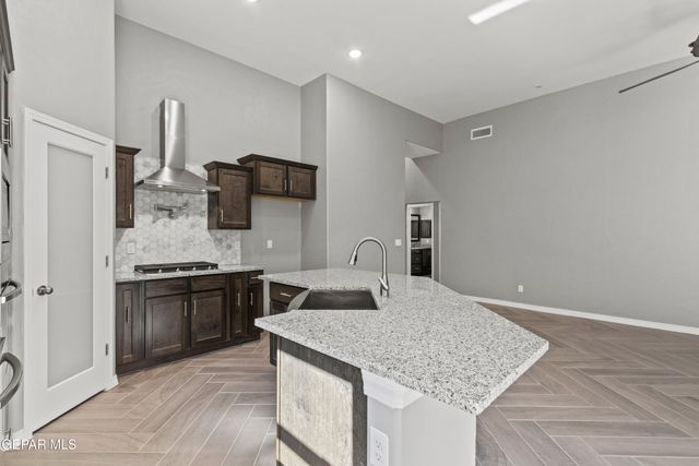 123 WindMill, Santa Teresa, NM 88008