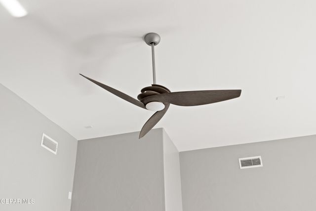 123 WindMill, Santa Teresa, NM 88008