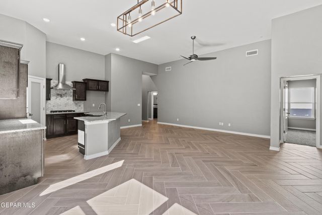 123 WindMill, Santa Teresa, NM 88008