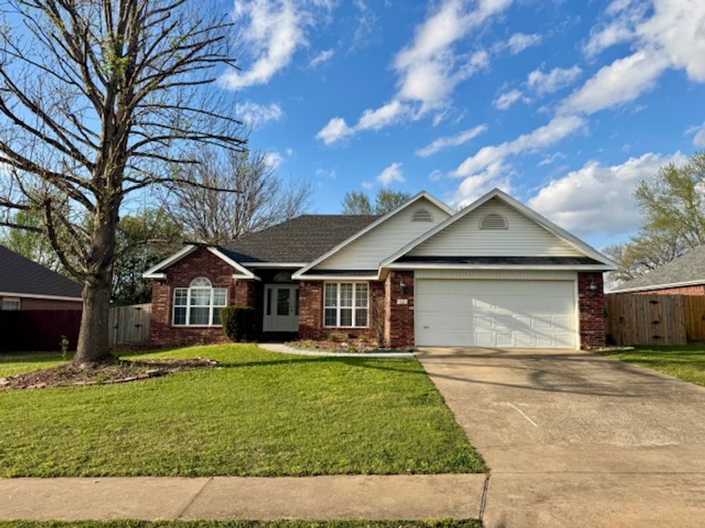 133 Fox Run Circle, Centerton, AR 72719