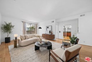 533 S St Andrews Place 203, Los Angeles, CA 90020