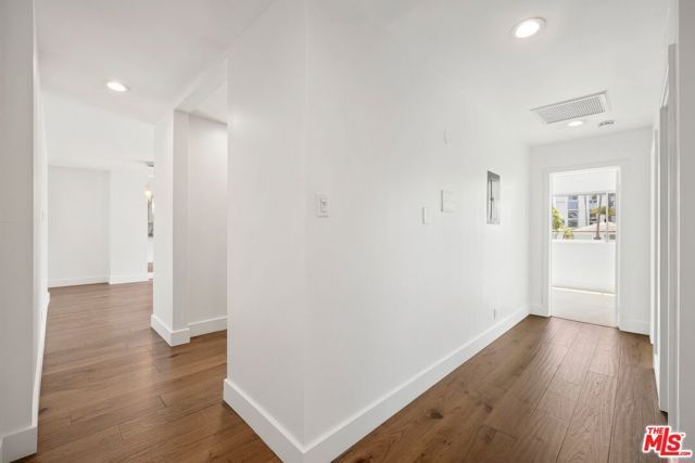 101 California Avenue 206, Santa Monica, CA 90403