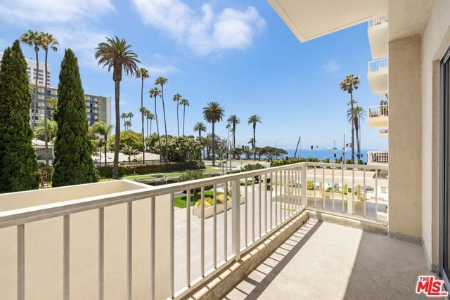 101 California Avenue 206, Santa Monica, CA 90403
