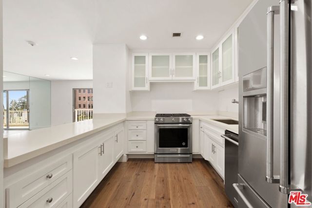 101 California Avenue 206, Santa Monica, CA 90403