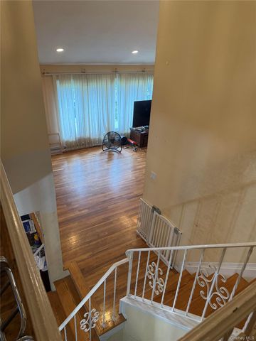 36 E Willow Street, Selden, NY 11784