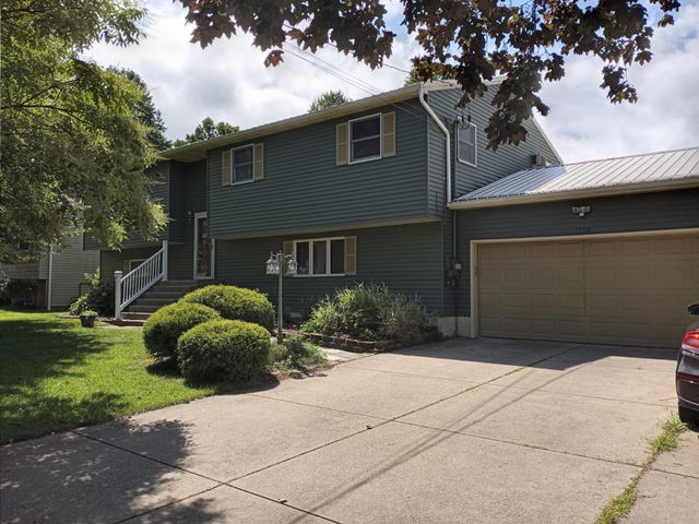 1118 GARLOCH Drive, Erie, PA 16505