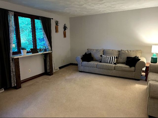 1118 GARLOCH Drive, Erie, PA 16505