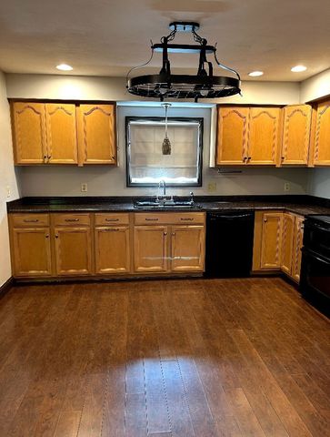 1118 GARLOCH Drive, Erie, PA 16505