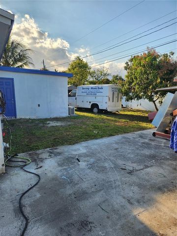 14463 SW 285th Ter, Homestead, FL 33033