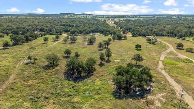 1038 League Line RD, Paige, TX 78659