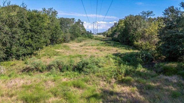 1038 League Line RD, Paige, TX 78659