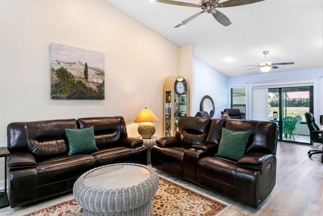 10711 Palm Leaf Drive B, Boynton Beach, FL 33437