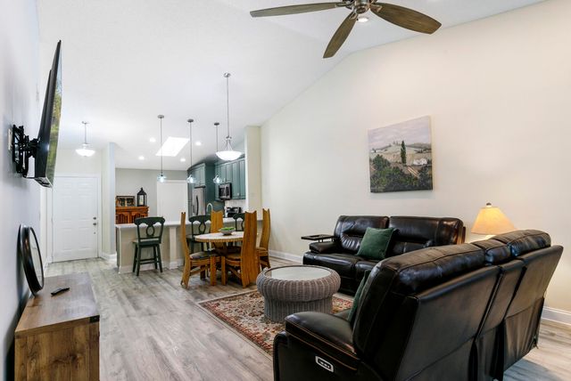 10711 Palm Leaf Drive B, Boynton Beach, FL 33437