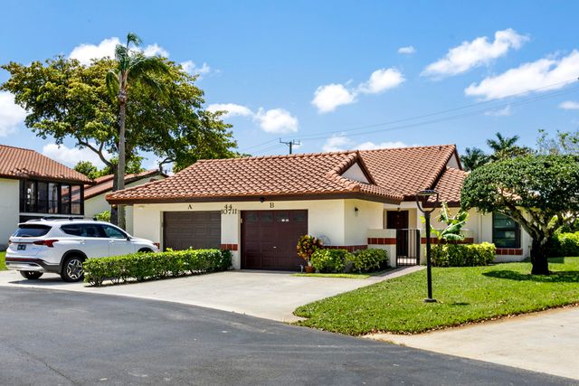 10711 Palm Leaf Drive B, Boynton Beach, FL 33437