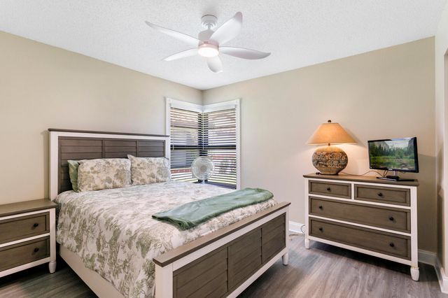 10711 Palm Leaf Drive B, Boynton Beach, FL 33437
