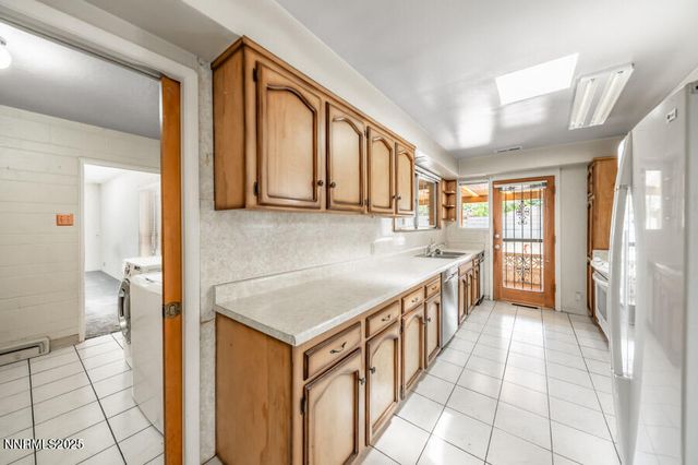 1950 W Plumb Lane, Reno, NV 89509