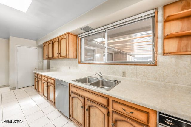 1950 W Plumb Lane, Reno, NV 89509