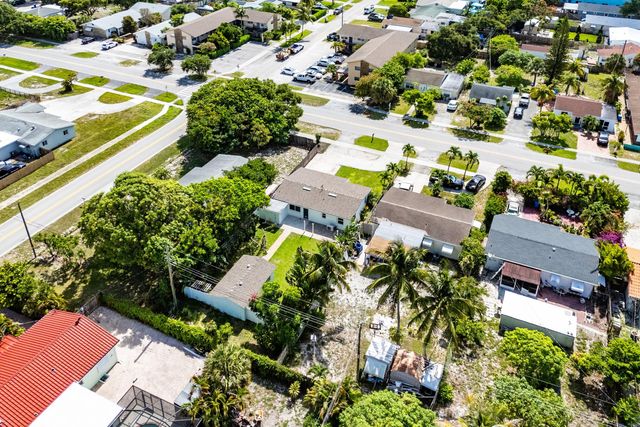 707 S Broadway, Lantana, FL 33462