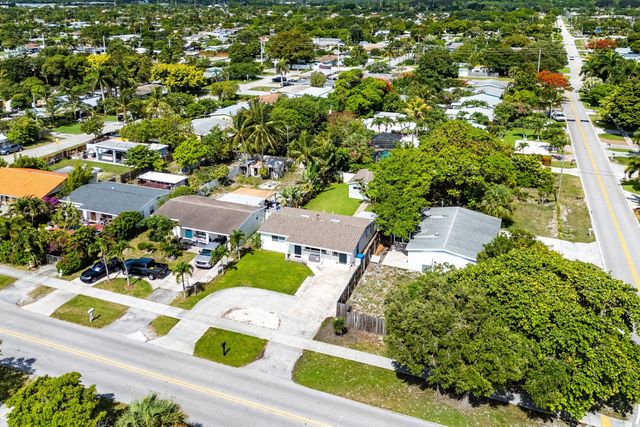 707 S Broadway, Lantana, FL 33462