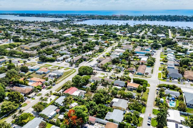 707 S Broadway, Lantana, FL 33462