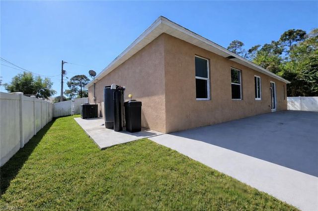 2502 10th ST W, Lehigh Acres, FL 33971