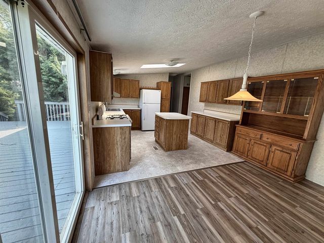 1809 72nst St. SE, Minot, ND 58701