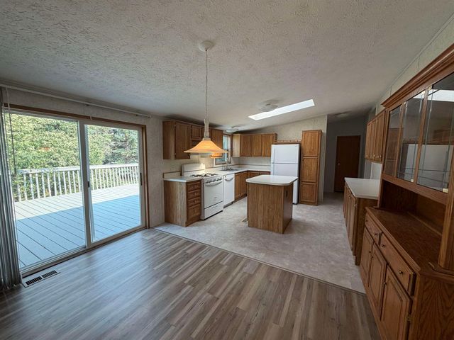 1809 72nst St. SE, Minot, ND 58701
