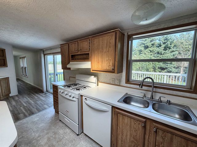 1809 72nst St. SE, Minot, ND 58701