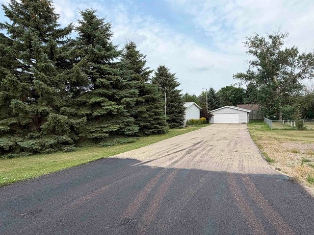 1809 72nst St. SE, Minot, ND 58701