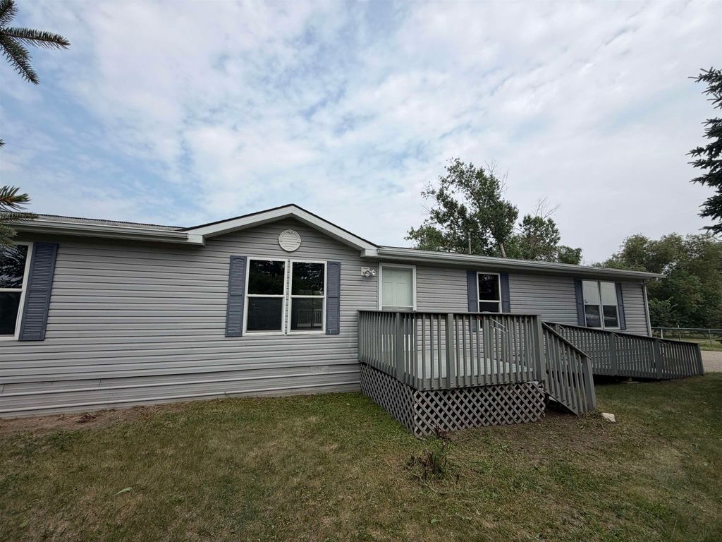 1809 72nst St. SE, Minot, ND 58701