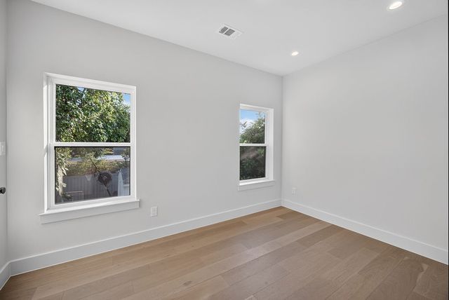 413 Graham Avenue, Dallas, TX 75223