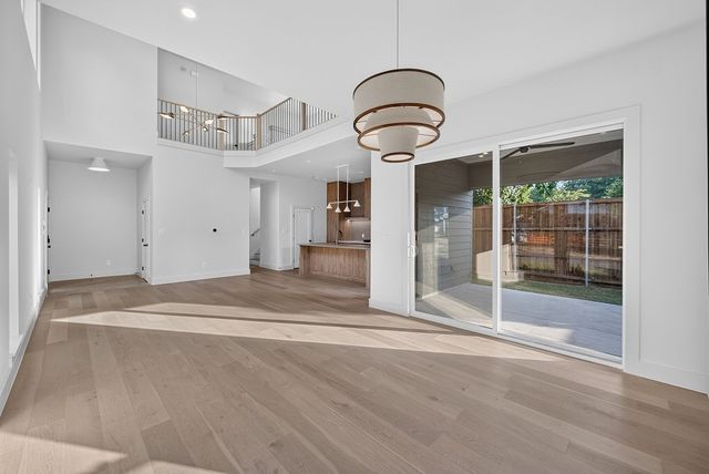 413 Graham Avenue, Dallas, TX 75223