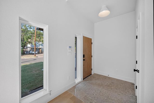 413 Graham Avenue, Dallas, TX 75223