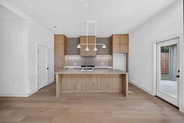 413 Graham Avenue, Dallas, TX 75223