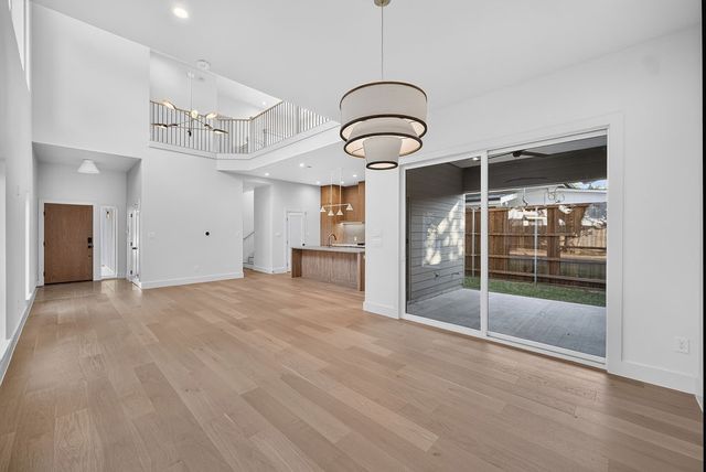 413 Graham Avenue, Dallas, TX 75223