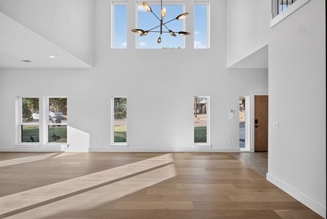 413 Graham Avenue, Dallas, TX 75223