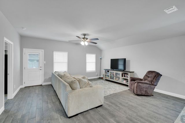 1520 Forest Park Drive, Alvarado, TX 76009