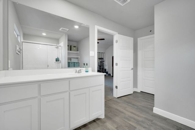 1520 Forest Park Drive, Alvarado, TX 76009