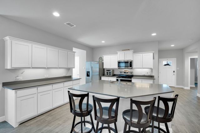 1520 Forest Park Drive, Alvarado, TX 76009