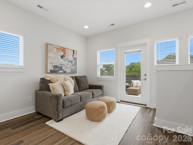 606 West End Drive, Charlotte, NC 28208