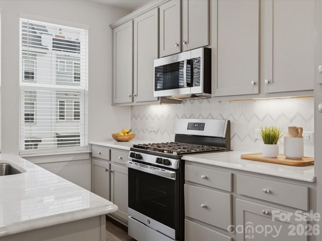 606 West End Drive, Charlotte, NC 28208