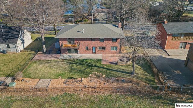 7621 Englewood Drive, Lincoln, NE 68510