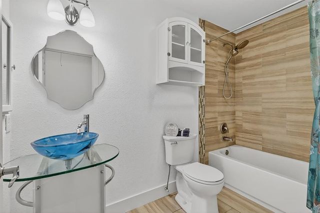 730 La Ronda Ct, Port Aransas, TX 78373