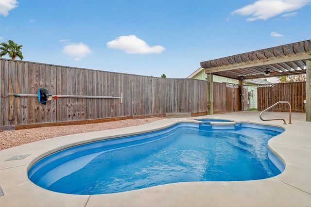 730 La Ronda Ct, Port Aransas, TX 78373