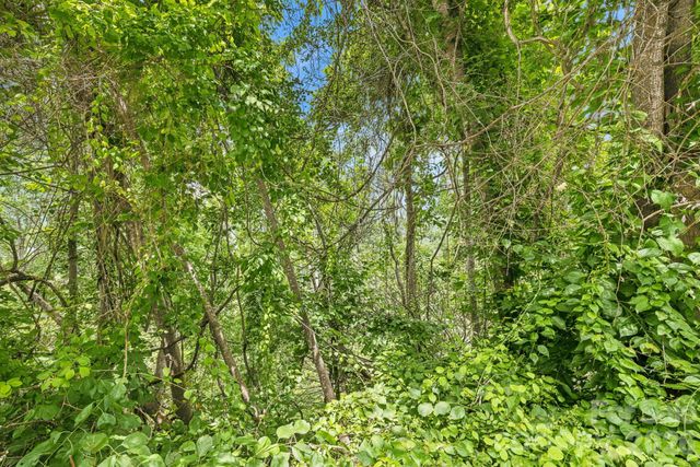 999 Perrion Avenue 18, Weaverville, NC 28787