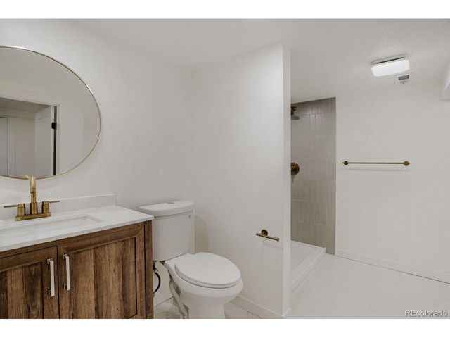 2985 Ivanhoe St, Denver, CO 80207
