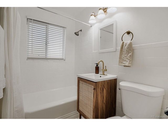 2985 Ivanhoe St, Denver, CO 80207