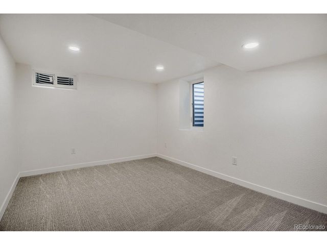 2985 Ivanhoe St, Denver, CO 80207