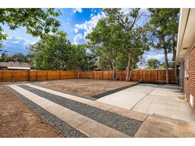 2985 Ivanhoe St, Denver, CO 80207