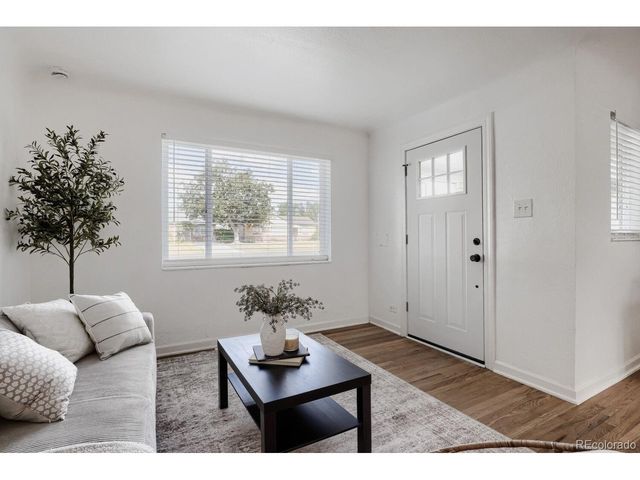 2985 Ivanhoe St, Denver, CO 80207